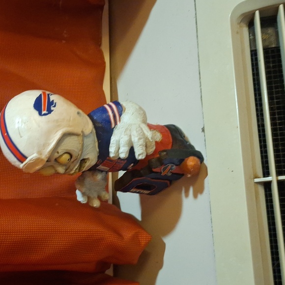 Zombie buffalo bill Ceramic nicknak - Picture 2 of 2